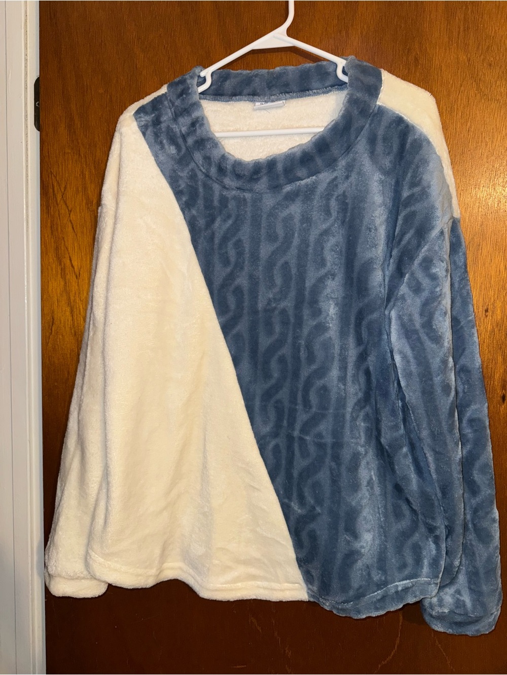 Cozy Two-Tone Plush Crewneck Sweater - Blue & Cream - Super Soft !